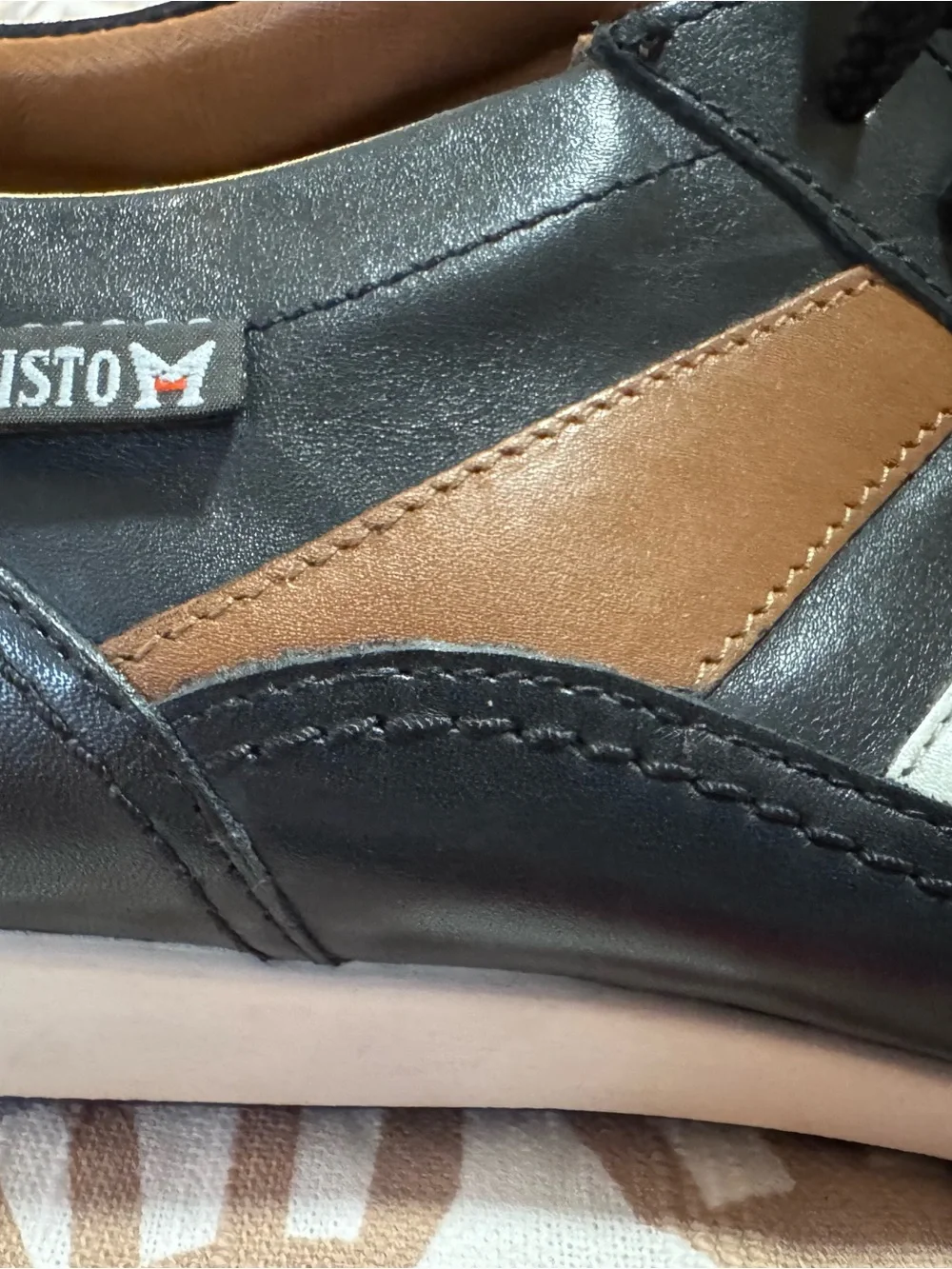 Mephisto Men’s All Leather Walking Shoes Camel White Details